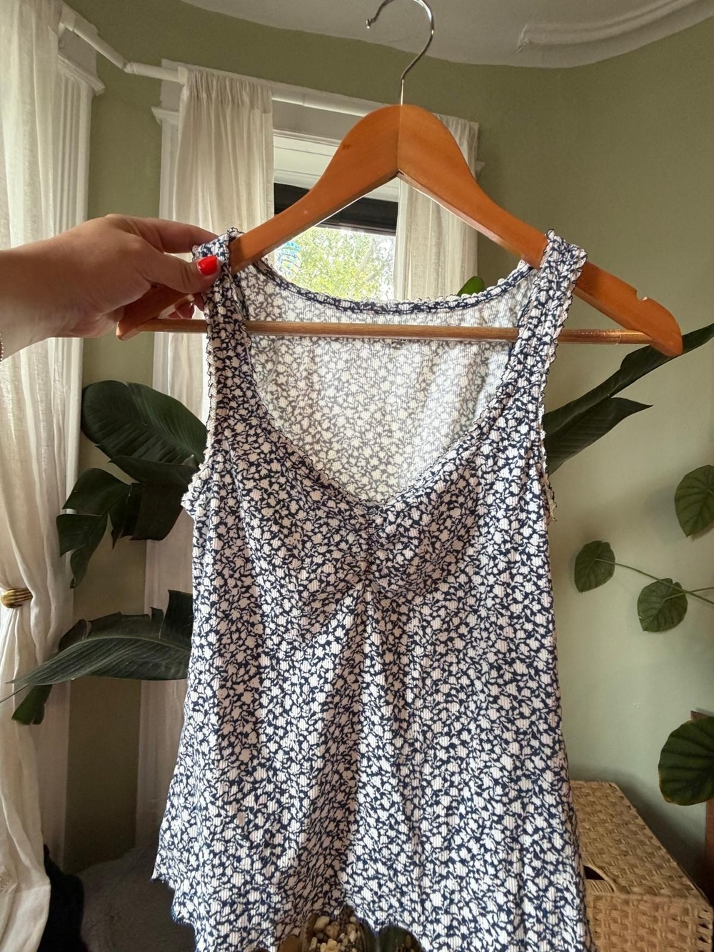 Old Navy Floral V-Neck Tank Top - Navy & White